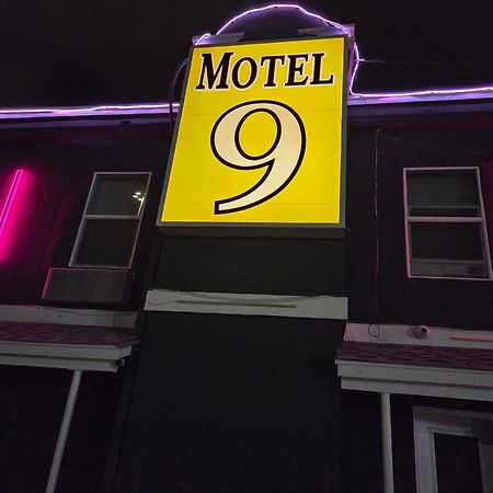 Motel 9 Laredo Exterior photo