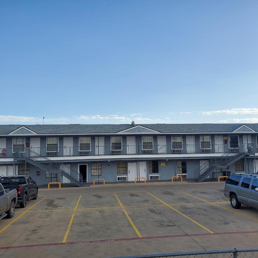 Motel 9 Laredo Exterior photo