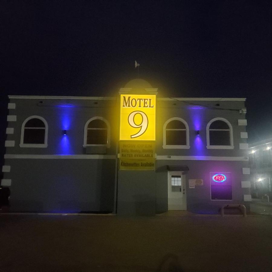 Motel 9 Laredo Exterior photo