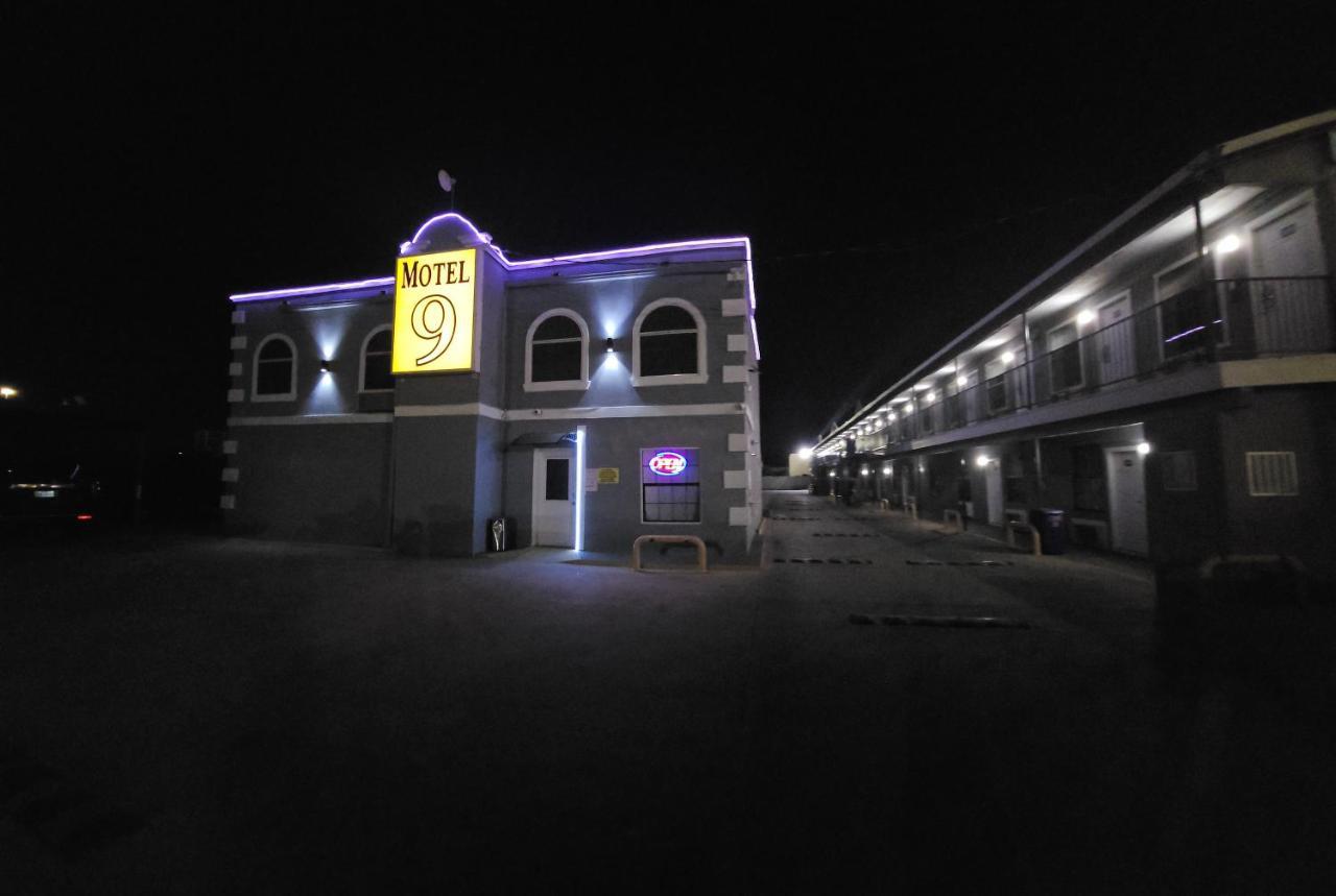 Motel 9 Laredo Exterior photo